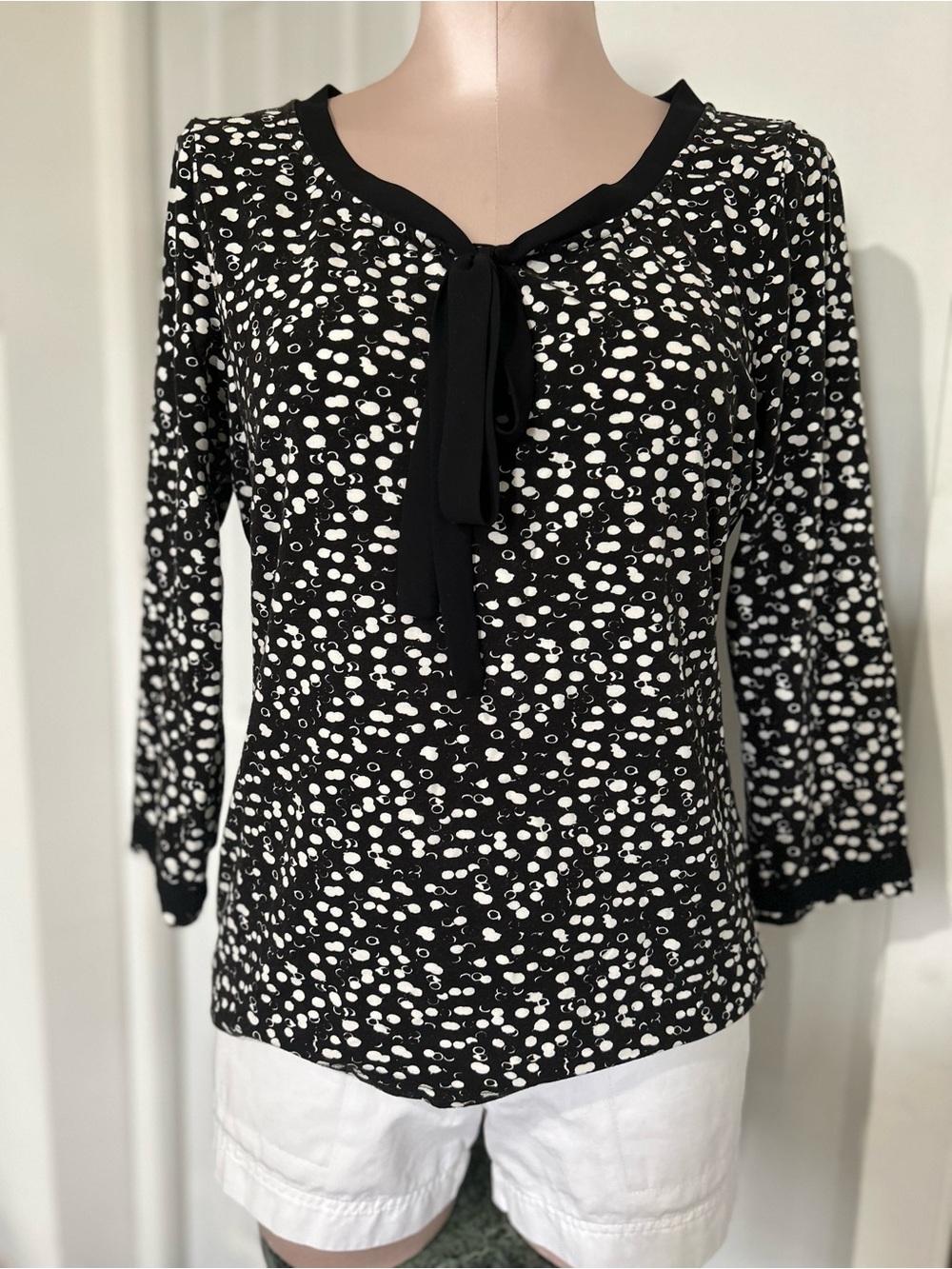 Talbots Black and White Dot Tie-Neck 3/4 Sleeve Blouse Top size M